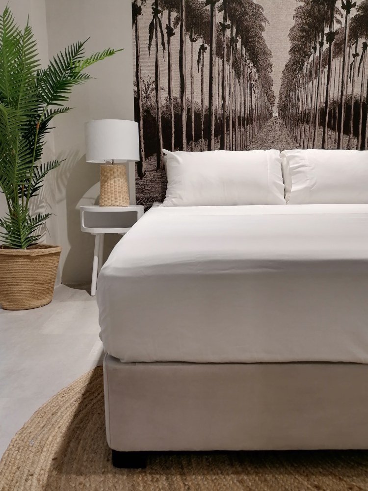 SILENCIO Satin Flat Sheet 230x275 White G1